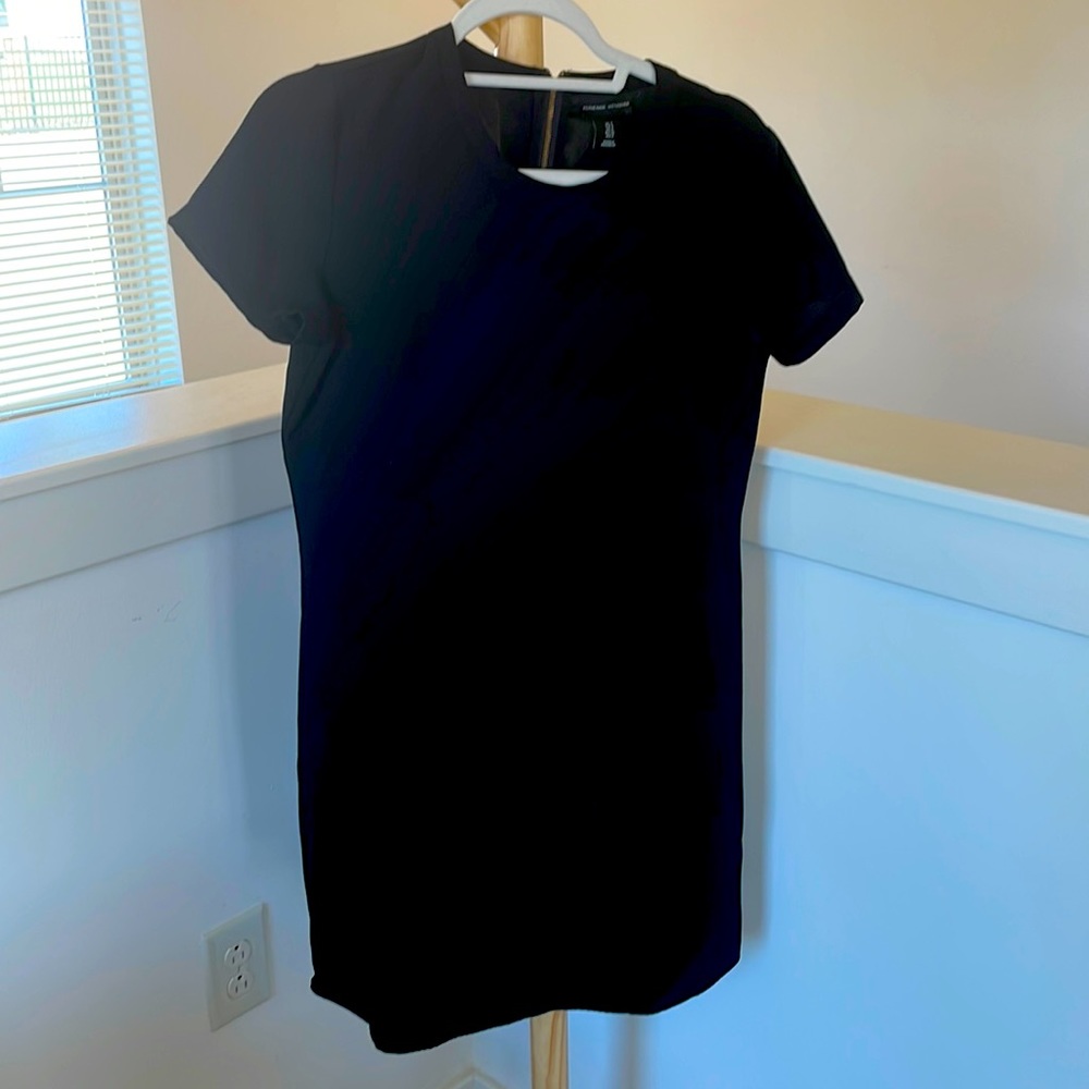 Adrienne Vittadini black short sleeve dress